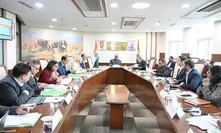 भूपेंद्र यादव ने एनसीआर शहरों में वायु प्रदूषण पर सख्त एक्शन प्लान की समीक्षा की