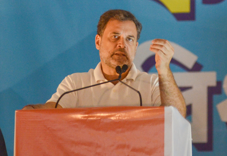 कमर्शियल गैस सिलेंडर की कीमतों में भारी बढ़ोतरी को राहुल गांधी ने बताया 'चुनावी बिल'