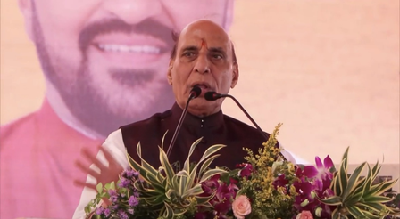 ऐसे विद्यार्थी चाहिए जो संस्कृत के श्लोक के साथ ही कंप्यूटर के कोड को भी समझेंः राजनाथ सिंह