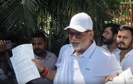 छात्रों के मुद्दे पर राज्यपाल से मिले पप्पू यादव, कहा- राहुल गांधी को आंच आई तो चली जाएगी सरकार