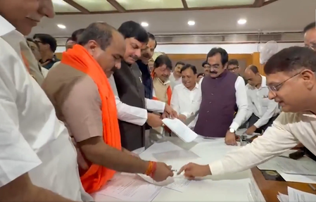 मध्य प्रदेश: भाजपा उम्मीदवार महेश केवट ने राज्यसभा चुनाव के लिए नामांकन दाखिल किया
