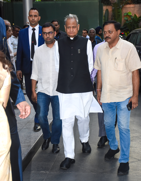 अशोक गहलोत ने महिला आरक्षण, परिसीमन और आदर्श आचार संहिता को लेकर केंद्र की आलोचना की