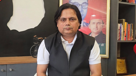 नेपाल में फंसे भारतीयों को सुरक्षित निकाले केंद्र, दल-बदल कानून में बदलाव जरूरी: सपा
