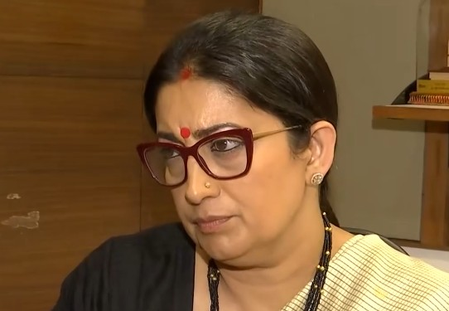 कांग्रेस महिलाओं के 33 प्रतिशत आरक्षण की विरोधी: स्मृति ईरानी