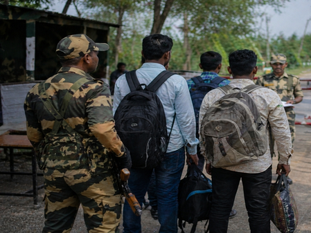 बंगाल चुनाव के दूसरे चरण से सीमा पर सख्ती, बिना बाड़ वाले इलाकों में बढ़ी निगरानी