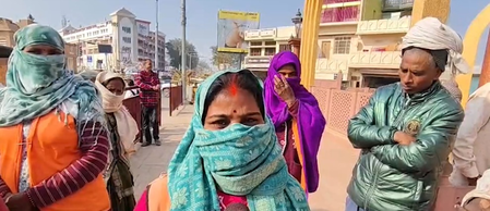 होली से पहले अयोध्या में सफाई व्यवस्था पर संकट, वेतन न मिलने से नाराज सफाईकर्मियों का प्रदर्शन