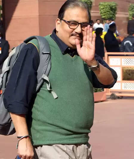 मनोज झा ने बांग्लादेश से भारतीय राजनयिकों के परिवारों को वापस बुलाने के फैसले को उचित ठहराया