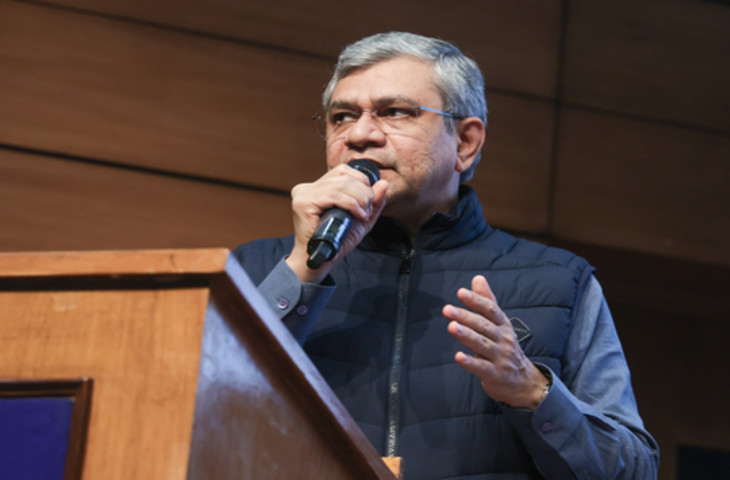 &lsquo;मेक इन इंडिया&rsquo; की सफलता को स्वीकार करने के लिए राहुल गांधी को धन्यवाद: अश्विनी वैष्णव