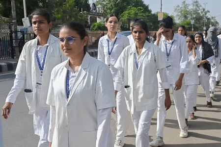 राजस्थान: राष्ट्रीय पल्स पोलियो अभियान से पहले जागरूकता रैली, डॉक्टर बोले- बच्चों को 'दो बूंद जिंदगी की' जरूर पिलाएं