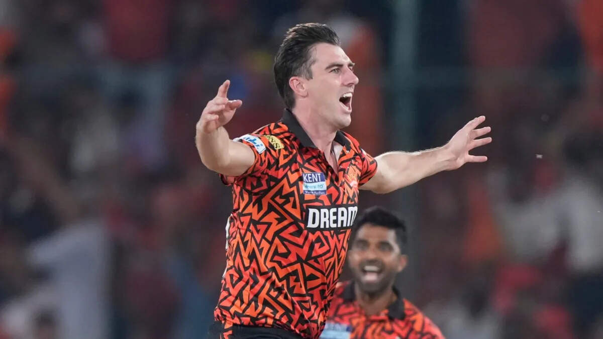 SRH vs DC: 3 ओवर में ही पैट कमिंस ने रच दिया ऐतिहासिक कीर्तिमान, बने IPL में ऐसा कोहराम मचाने वाले पहले कप्तान