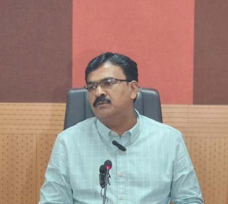 झारखंडः निर्वाचन आयोग ने स्पष्ट किया, ‘एसआईआर के तहत नोटिस मिलने पर घबराएं नहीं, इसका उद्देश्य सिर्फ त्रुटि दूर करना’