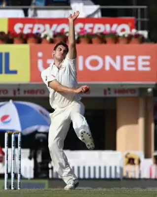 एशेज सीरीज से बाहर हुए पैट कमिंस, टी20 विश्व कप 2026 में खेलना भी अनिश्चित