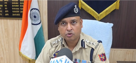 जम्मू-कश्मीर के रामबन में पुलिस ने पीओके में बसे चार आतंकवादियों की संपत्ति जब्त की