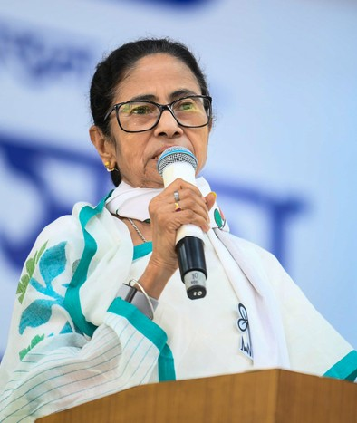 एनडीए नेताओं का ममता बनर्जी पर हमला, कहा-जनसमर्थन घटा तो कर रहीं सहानुभूति बटोरने की कोशिश