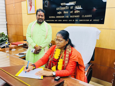 साध्वी निरंजन ज्योति बनीं राष्ट्रीय पिछड़ा वर्ग आयोग की अध्यक्ष, संभाला पदभार