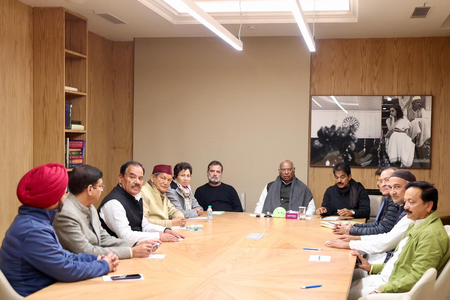दिल्ली में उत्तराखंड कांग्रेस की महत्वपूर्ण बैठक, खड़गे-राहुल गांधी की अध्यक्षता में चुनावी रणनीति पर फोकस