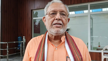 अखिलेश यादव पर मंत्री सुरेश खन्ना का पलटवार, बोले- अपने कार्यकाल की कानून-व्यवस्था याद करें