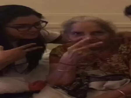 'आपकी कमी हमेशा खलेगी,' दादी की पुण्यतिथि पर भावुक हुईं आम्रपाली दुबे