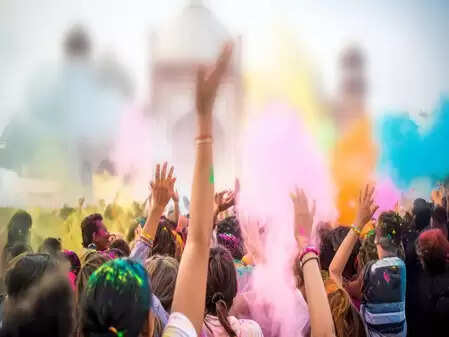 बसंत पंचमी के साथ ही क्यों होती है होली के उत्सव की शुरुआत? जानें धर्म और ऋतु के बीच का कनेक्शन