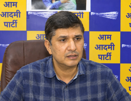 नीट पेपर लीक होना शर्मनाक, बच्‍चों के भविष्‍य के साथ हो रहा खिलवाड़ : आप नेता सौरभ भारद्वाज