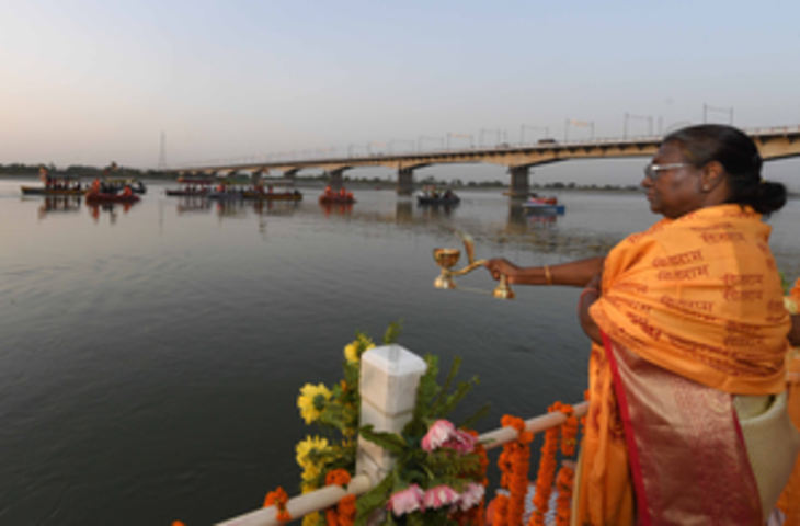 राष्ट्रपति द्रौपदी मुर्मू ने हनुमानगढ़ी में दर्शन के बाद सरयू में की महाआरती