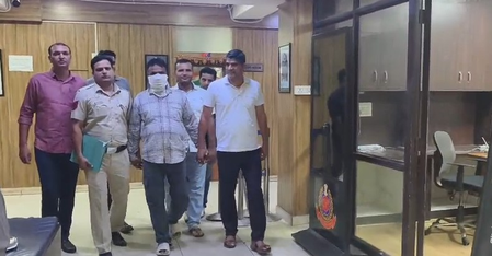 दिल्ली पुलिस ने अलग-अलग मामले में दो शातिर चोरों को किया गिरफ्तार, चोरी का सामान बरामद