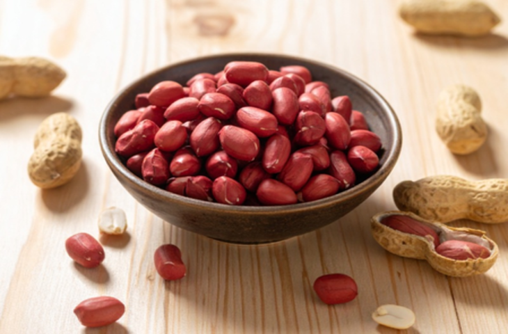 सर्दियों में औषधि की तरह काम करती है मूंगफली, इस तरह खाने से दोगुने होंगे फायदे