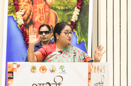 महिलाएं परंपरा की ही नहीं, बल्कि परिवर्तन की वाहिकाएं भी हैं: सीएम रेखा गुप्ता