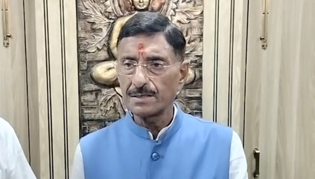 झारखंड: सड़क हादसे में घायल गीता बालमुचू से मिले संजय सेठ, जल्द स्वस्थ होने की कामना की