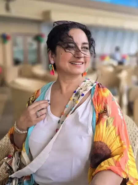 दिव्या दत्ता की सिंगिंग परफॉर्मेंस, भाई राहुल संग गुनगुनाया बॉलीवुड गीत