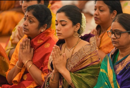 अभिनेत्री रश्मिका मंदाना ने विजय देवरकोंडा के स्कूल का किया दौरा, बोलीं-मेरे दिल को बहुत सुकून मिला