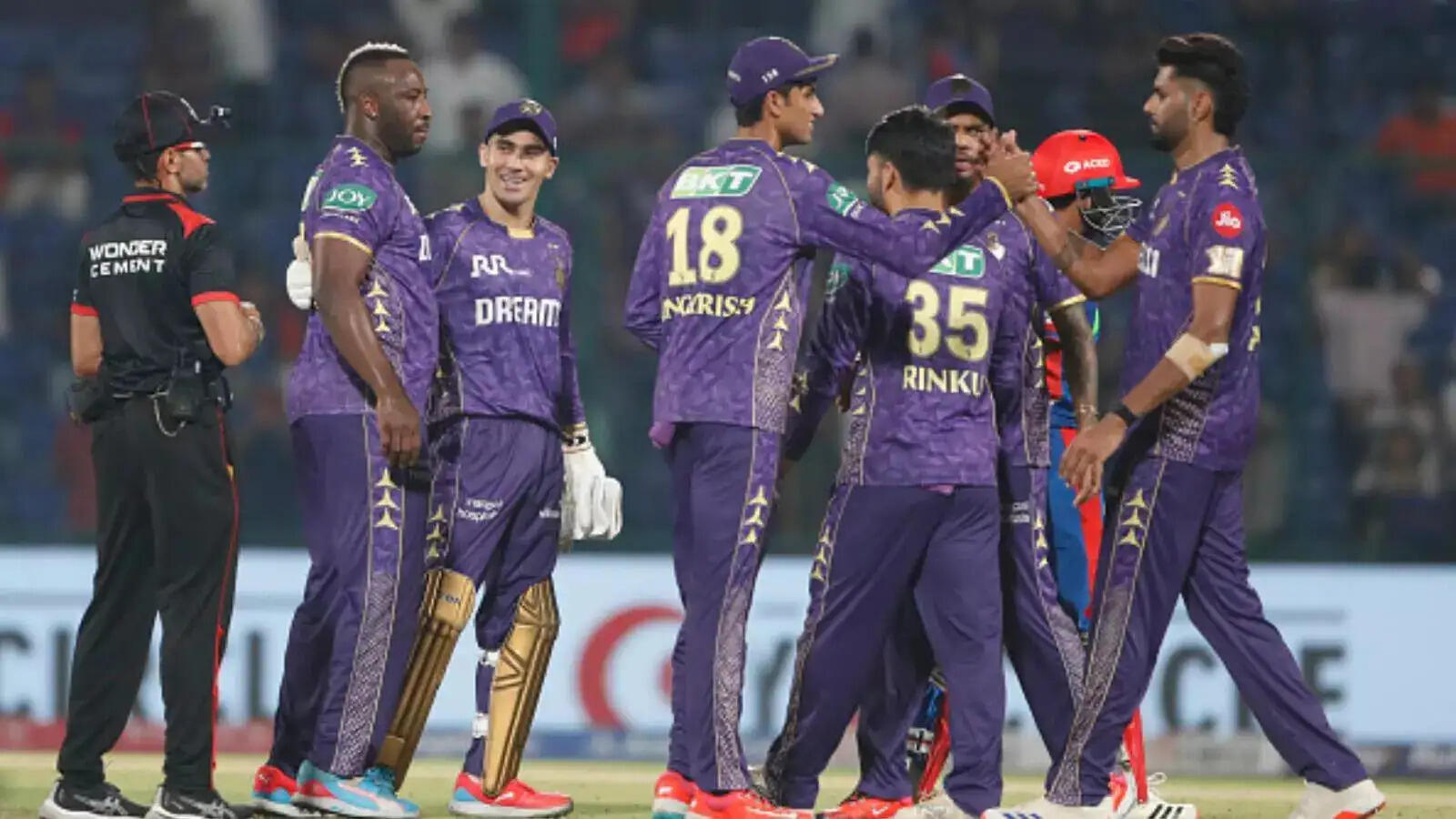 एक तरफ IPL 2025 से बाहर होने का गम, दूसरी ओर हुआ खेला, KKR के खिलाड़ी के साथ ये क्या हुआ?
