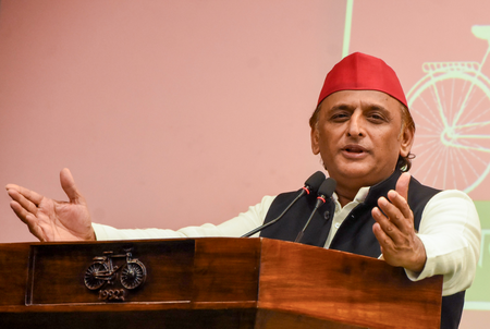 अखिलेश का बड़ा फैसला : गोरखपुर सपा के जिला-महानगर अध्यक्ष बर्खास्त, फ्रंटल संगठनों की कार्यकारिणी भी भंग