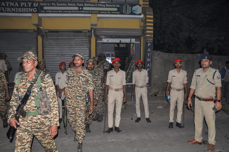 बिहार: होली-रमजान को लेकर प्रशासन ने कसी कमर, 30,000 अतिरिक्त पुलिसकर्मी तैनात