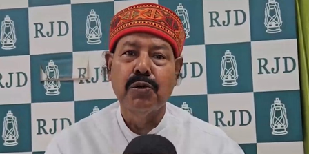 लोगों से हैंडलूम अपनाने की बात करने वाले पहले खुद पहनें हैंडलूम के कपड़े : राजद