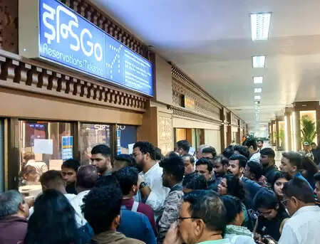 इंडिगो क्राइसिस : बढ़ते हवाई किराए पर सरकार का सख्त रुख, महत्वपूर्ण रूट्स पर फेयर कैप हुआ लागू