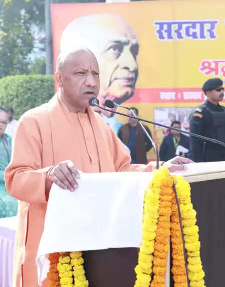 नेहरू ने कश्मीर को बनाया विवादित क्षेत्र, जिससे देश को मिली उग्रवाद-अलगाववाद की समस्या : सीएम योगी