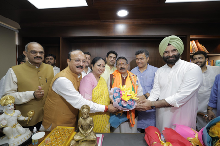 भाजपा नेताओं ने हर्ष मल्होत्रा को दी बधाई, बोले- अब दिल्ली में और मजबूत होगी पार्टी