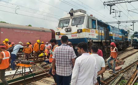 पुणे-हडपसर रेल यात्रियों के लिए बड़ा अपडेट, मेगा ब्लॉक के कारण 25 ट्रेनों के बदले रूट, कई के समय में बदलाव