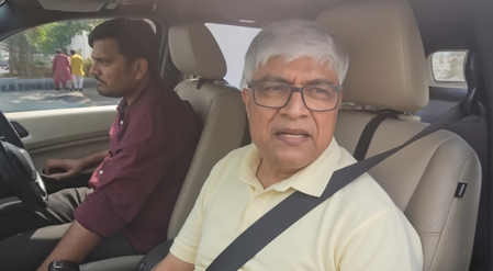 सपा के नए ड्रेस कोड पर सियासत, राजेंद्र पाल गौतम बोले- कपड़े की नहीं विचारधारा की है लड़ाई