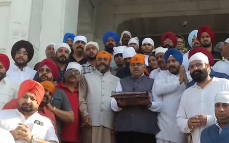 पीएम मोदी के जन्मदिन पर हरमंदिर साहिब पहुंचे तरुण चुघ, पंजाब सरकार पर साधा निशाना