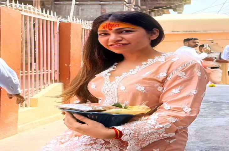 तुलसी कुमार को महाकाल के दरबार में मिला सुकून, परिवार के साथ किए ज्योतिर्लिंग के दर्शन