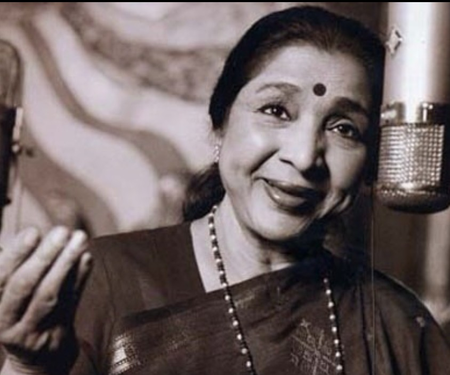 जीनत अमान और जया प्रदा ने आशा ताई को दी भावुक श्रद्धांजलि, बोलीं- 'आपकी आवाज कभी फीकी नहीं पड़ेगी'