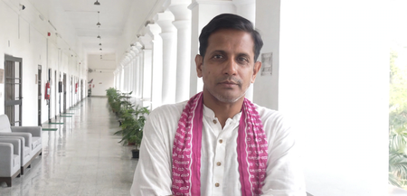 राहुल गांधी आईडेंटिटी क्राइसिस के शिकार, तय करें नेता हैं या कॉमेडियन: तुहिन सिन्हा