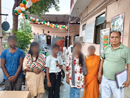 दिल्ली पुलिस ने लापता दो नाबालिग लड़कियों को दो घंटे के अंदर खोज निकाला, माता-पिता से मिलवाया