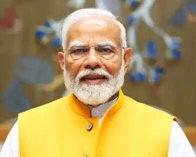 वीर सावरकर ने देश को गुलामी की जंजीरों से मुक्त कराने के लिए जीवन समर्पित किया : पीएम मोदी