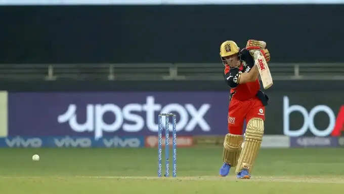 IPL में सबसे कम गेंद खेलकर 4000 रन बनाने वाले 5 खिलाड़ी, लिस्ट में सिर्फ एक भारतीय का नाम शामिल