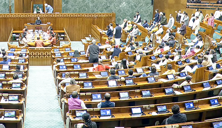 लोकसभा में विपक्ष ने किया हंगामा, सदन की कार्यवाही 9 मार्च तक के लिए स्थगित