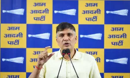 चिराग दिल्ली में 43 गायों को बचाने वाले वालेंटियर्स का सम्मान, सौरभ भारद्वाज ने उठाए गंभीर सवाल