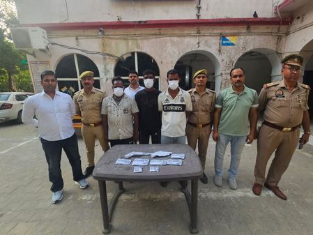 पुलिस ने मोबाइल और चेन स्नैचिंग गिरोह के तीन आरोपी दबोचे, चार आईफोन समेत पांच मोबाइल बरामद